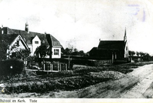 FOTO_PB027 De Christelijke school en de gereformeerde kerk; ca. 1920