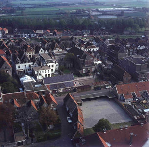 DIA_GF_1191 Panorama vanaf de toren van de St. Catharijnekerk: de Nobelstraat en Scharloo; ca. 1970