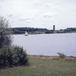 DIA_GF_1243 Op Rozenburg, tegenover het Stenen Baken; 21 juli 1975