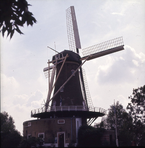 DIA_GF_1263 De molen van Geervliet; 28 juli 1976