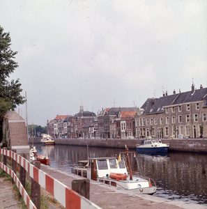 DIA_GF_1342 De haven van Hellevoetsluis; 28 juli 1977