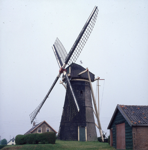 DIA_GF_1352 De molen van Oostvoorne; 6 juni 1978