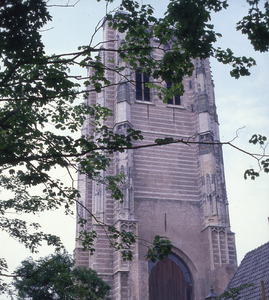 DIA_GF_1511 De toren van de kerk van Goedereede; 10 juli 1984