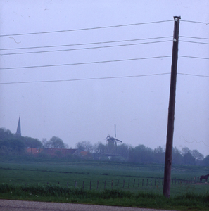 DIA_GF_1531 Gezicht op Geervliet vanaf het recreatiegebied; 21 mei 1985