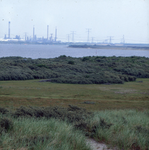 DIA_GF_1541 Zicht vanaf de Brielse Gatdam naar de Maasvlakte; 11 juli 1985