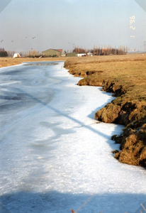 AB_GROENEWEG_003 Bevroren watering, gezien vanaf de Groeneweg; 1 februari 1996
