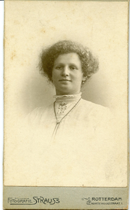 AB_PERSONEN_012 Maartje Saarloos; ca. 1900