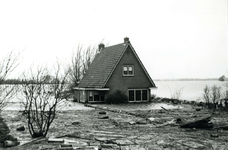 AB_WATERSNOODRAMP_019 Woning van de schoonouders Noordermeer van I. v/d Hoonaard; 1 februari 1953