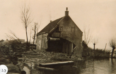 AB_WATERSNOODRAMP_050 Woning van de familie Van Marion aan de Haasdijk; ca. 4 februari 1953