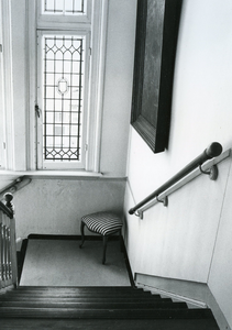 BR_ASYLPLEIN_GASTHUIS_009 Een trap in het Gast- en Proveniershuis; Februari 1984