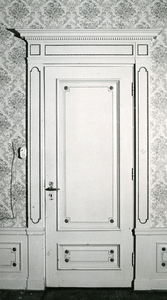 BR_ASYLPLEIN_GASTHUIS_018 Een deur in de regentenkamer in het Gast- en Proveniershuis; Februari 1984