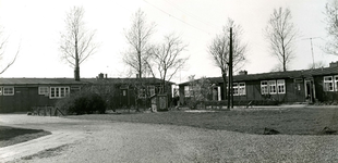BR_BASTION5_007 Barakken, gebouwd door de Duitse Weermacht in 1943 en na de oorlog ingericht als woning; 1961