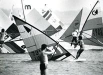 BR_BRIELSEMEER_041 Surfers op het Brielse Meer; ca. 1985