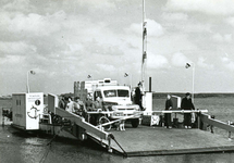 BR_BRIELSEMEER_057 Veerboot Brielle-Rozenburg; ca. 1955