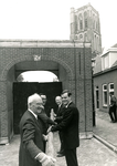 BR_BRIGITTENWEG_036 Opleveren van de Merulahuisjes door het rammeien van de poort; 22 september 1988