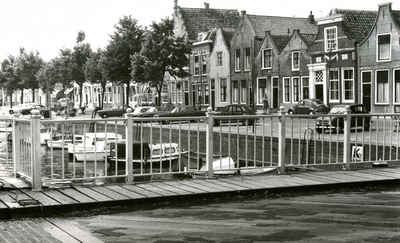 BR_BRUGGEN_JULIANABRUG_031 Kijkje op het Maarland Noordzijde vanaf de Julianabrug; ca. 1960