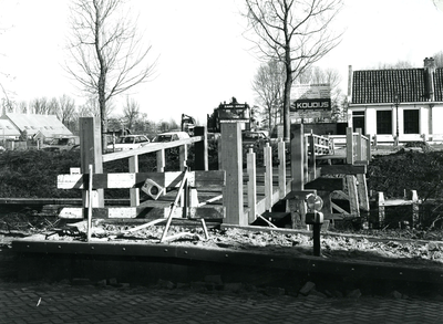 BR_BRUGGEN_VOETBRUG_001 De voetbrug of Roosendaelbrug over het Zuidspui verbindt het slagveld met de Lijnbaan; Februari 1994