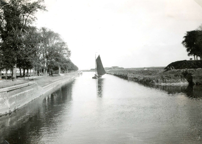 BR_BUITENHAVEN_045 Een zeilboot vaart door de Buitenhaven; 1929