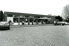 BR_DERIK_015 Het postkantoor langs de Rik, met giromaat en telefooncellen; maart 1994