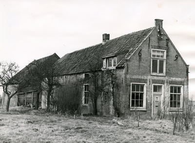 BR_DERIK_076 Boerderij 'Het Oude Hofje', gebouwd in 1679 en afgebroken omstreeks 1965; 21 februari 1964
