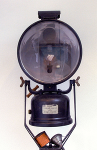 BR_DERIK_WATERSCHAP_285 Reflectorlamp gebruikt tijdens de dichting van de Oudenhoornse Zeedijk na de Watersnoodramp; 2004