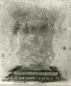 BR_DERIK_WATERSCHAP_291 Het koperen wapenplaatje van de St. Annapolder (1743); 1987