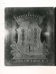 BR_DERIK_WATERSCHAP_304 Het koperen wapenplaatje van 't Nieuwland (1726); 1989