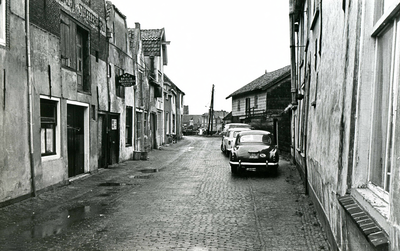 BR_LIJNBAAN_010 Kijkje op de Lijnbaan met rechts de gevel van Hotel De Doelen; ca. 1960