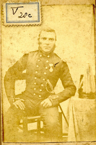 BP_MILITAIREN_008 Een sergeant-majoor bij de Brielse Schutterij; ca. 1872