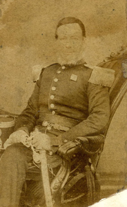 BP_MILITAIREN_009 Een man in militair uniform; ca. 1872