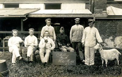 BR_MILITAIREN_013 Gemobiliseerde militairen tijdens de Eerste Wereldoorlog: 'Stelling Brielle - Koks Hotel; 7 september 1914
