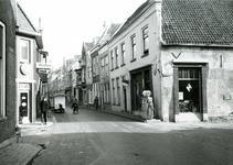 BR_NOBELSTRAAT_046 Garage Vink op de hoek van de Nobelstraat en Varkensstraat; 10 maart 1961