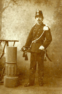 BR_PERS_BORSTLAP_002 Wilh. F. Borstlap als laatste hoornblazer der D.D. Schutterij; 1 januari 1894