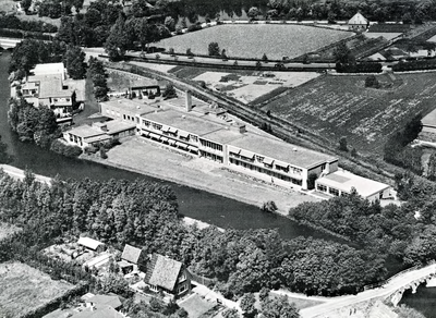 BR_PLANTAGEWEG_032 Luchtfoto van het Streekverpleeghuis De Plantage; ca. 1965