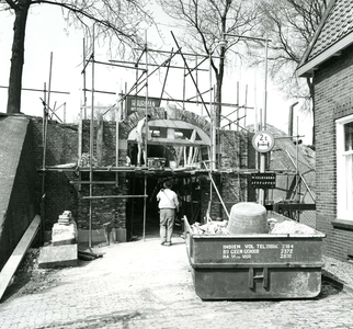 BR_POORTEN_LANGEPOORT_031 De Langepoort tijdens de restauratie; 1975