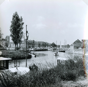 BR_POORTEN_WATERPOORT_006 De Poortwachterswoning en de historische panden langs het Maarland ZZ; 1 juni 1972