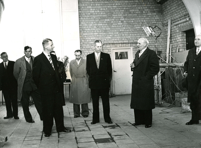 BR_ROCHUSMEEUWISZOONWEG_005 Opening van de Scheepswerf Moerman; 1 april 1958