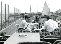 BR_ROCHUSMEEUWISZOONWEG_009 Café - Restaurant De Gouwe Geit langs het Brielse Meer; 1961