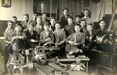 BR_SCHOLEN_AMBACHTSSCHOOL_005 Klassenfoto op de Ambachtsschool; 1928