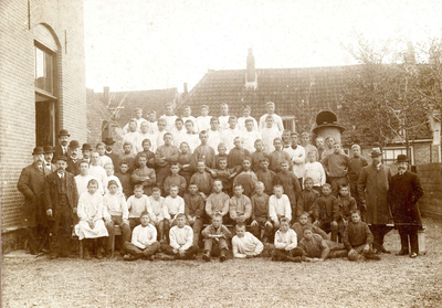 BR_SCHOLEN_AMBACHTSSCHOOL_024 Klassenfoto van leerlingen van de Ambachtsschool; ca. 1920