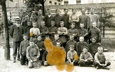BR_SCHOLEN_AMBACHTSSCHOOL_025 Klassenfoto van leerlingen van de Ambachtsschool; ca. 1916