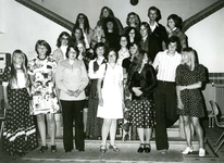 BR_SCHOLEN_HBS_050 De gediplomeerde gymnasiasten van de HBS; 27 juni 1974
