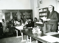 BR_SCHOLEN_HBS_051 Diploma uitreiking van gymnasiasten aan de HBS; 27 juni 1974