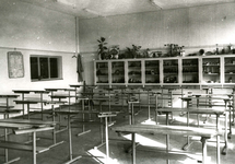 BR_SCHOLEN_LTS_017 De Lagere Technische School. Tekenzaal, metaalbewerking; 1955
