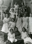 BR_SCHOLEN_MEISJEVAKSCHOOL_084 Leerlingen van de Vakschool voor meisjes; ca. 1922
