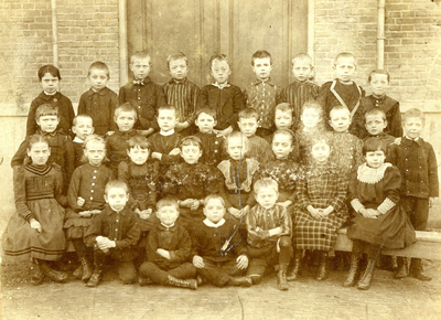 BR_SCHOLEN_OLS_018 Klassenfoto van de Openbare Lagere School; ca. 1910