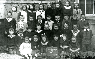 BR_SCHOLEN_OLS_020 Klassenfoto van de Openbare Lagere School, klas 2; 1914