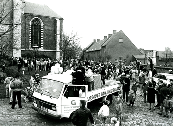 BR_SINTERKLAAS_1992_001 De intocht van Sinterklaas in de 'pakjesauto van Sinterklaas'; 21 november 1992