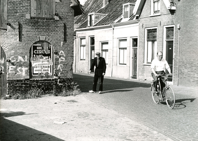 BR_SLAGVELD_012 Links het Baanhuis (in 1962 afgebroken touwslagerij). Lopend Jacobus Gerardus Zwart (geb. 25 september ...