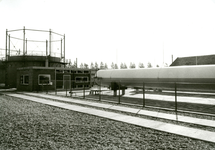 BR_SLAGVELD_092 Het terrein van de gasfabriek, met de gashouders en propaan-luchtgas installatie; 4 december 1957